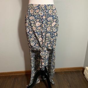 American Eagle 🦅 floral skirt